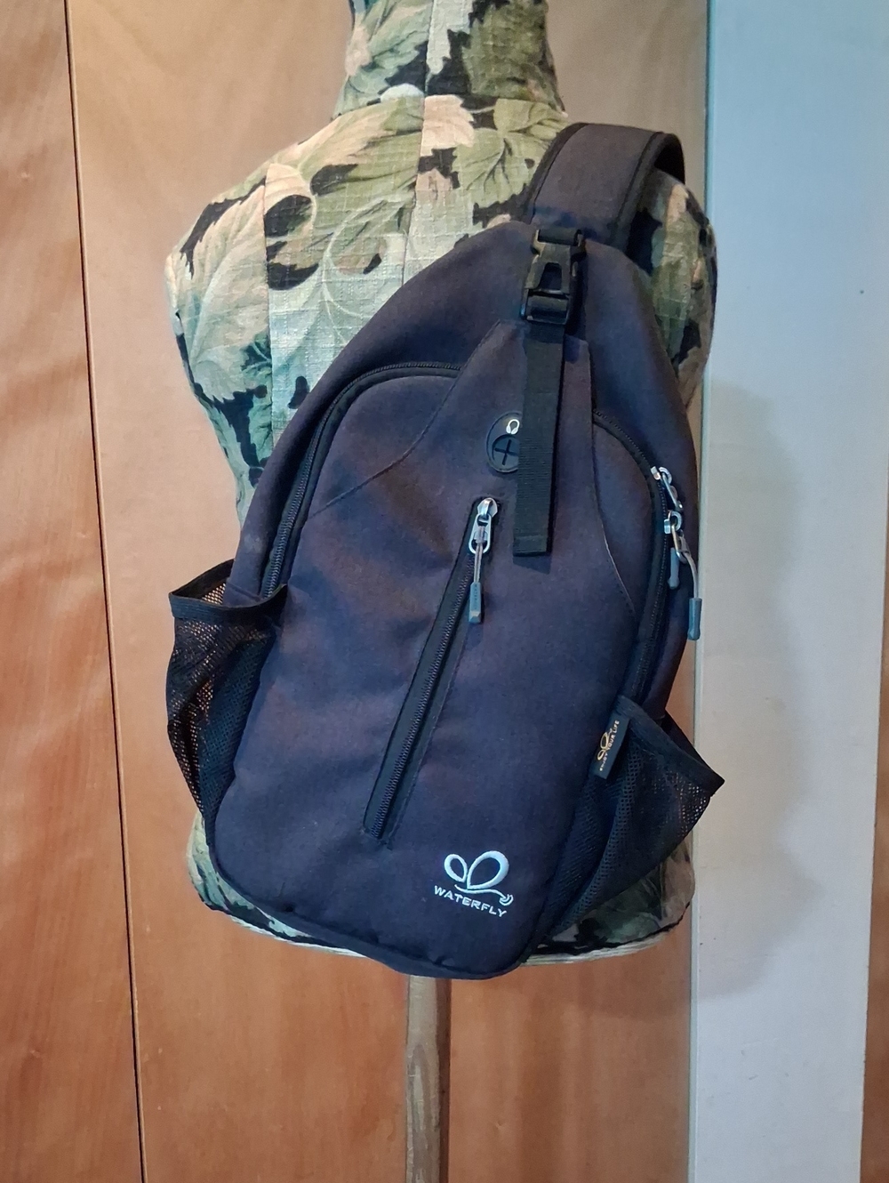 Waterfly Unisex Crossbody Bag, Shoulder Change Strap, Black, Multi-pockets!!!